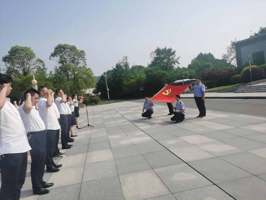 走進(jìn)廉政教育基地，以案為鑒警鐘長(zhǎng)鳴